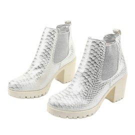 Srebrne čizme na Amar postu srebro 2