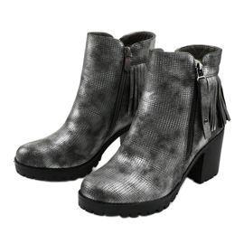 Sive čizme na Amar postu siva 2