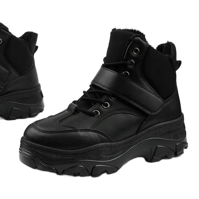 Crne moderne sportske tenisice izrađene od eko kože Soulsille crna 1