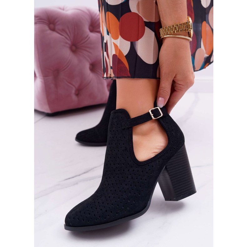 Bellucci Ženske čizme na petu Ažur s izrezima Crna GoodDay crno 1