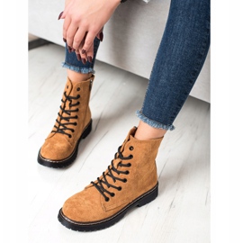 Small Swan Hvatači antilopa od devinih devica smeđa 1