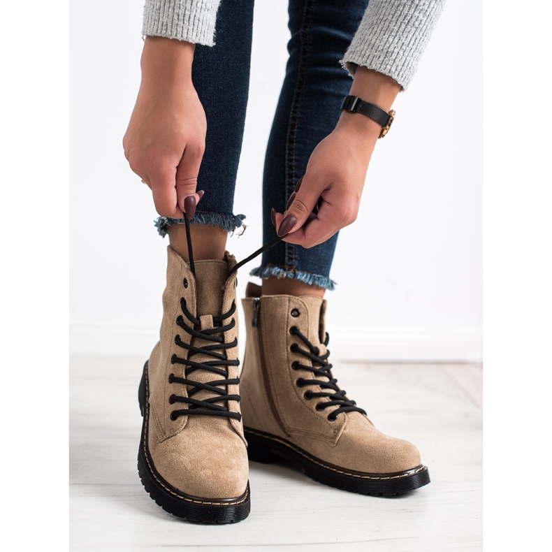 Small Swan Hvatači antilopa bež smeđa 1