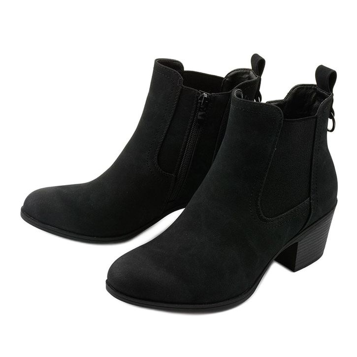 Crne gležnjače od antilopa na Tarrenscribe postu crno 2