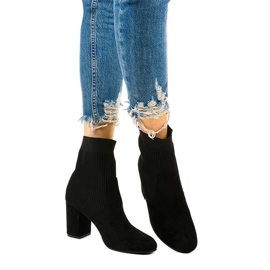 Ženske crne čizme s čarapom Uhrrelle crno 1