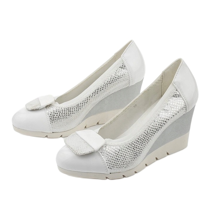 Srebrne pumpe na klinastoj peti Downreaver srebro 2