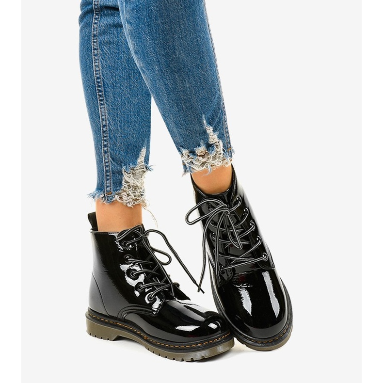 Crne lakirane čizme TL143-1 crna 1