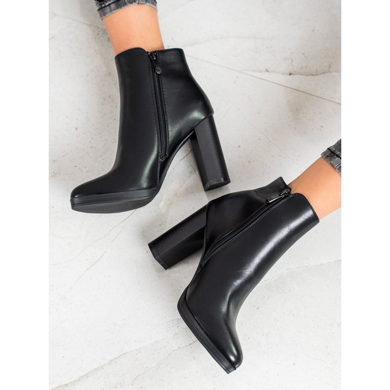 Ideal Shoes Klasične čizme s visokim potpeticama crno 2