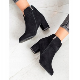 Wilady Elegantne čizme s kopčom crna 1