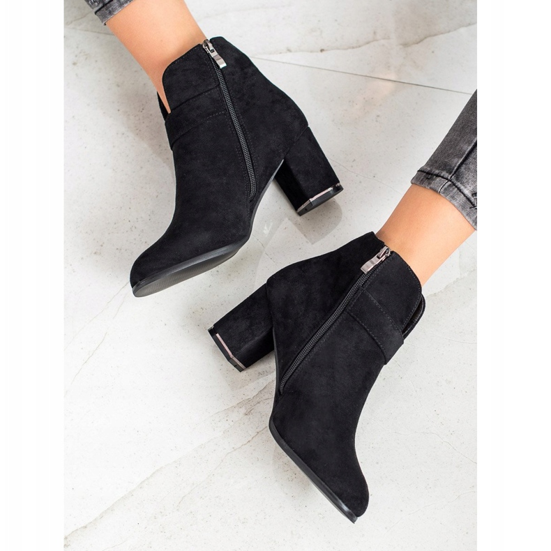 Wilady Elegantne čizme s kopčom crno 1