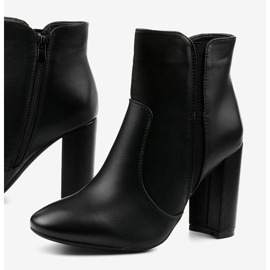 Crne čizme od eko kože na Wondermist postu crno 1