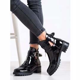 Seastar Lakirani radnici crna 1