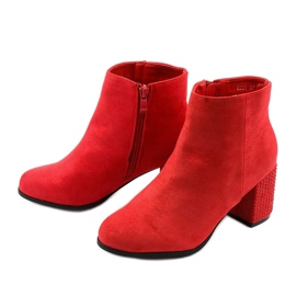 Crvene sjajne gležnjače na Slatemark postu crvena 2