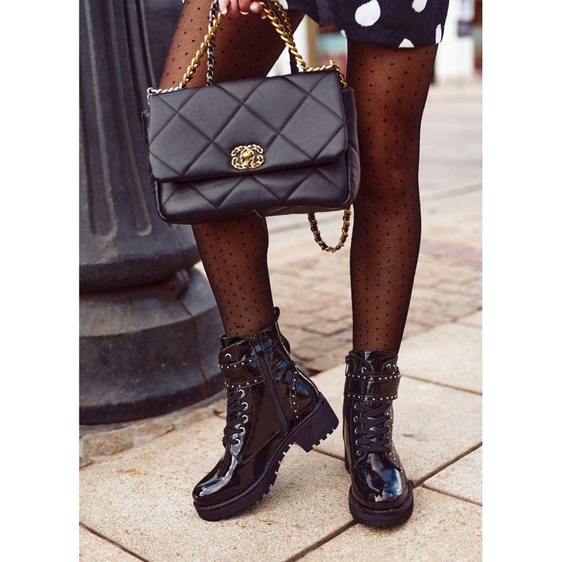 Crne lakirane ženske čizme Valeria crno 1