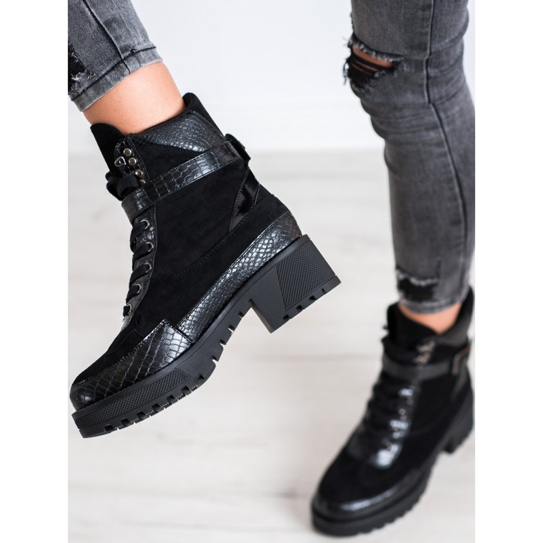 Gogo Radnici na polu crna 1