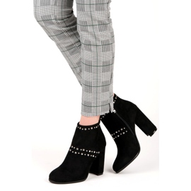 Seastar Gležnjače od antilopa na stupu crna 2