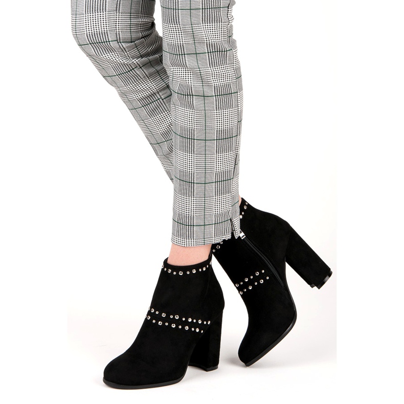 Seastar Gležnjače od antilopa na stupu crna 2