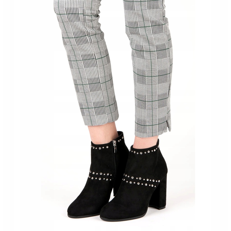 Seastar Gležnjače od antilopa na stupu crna 1