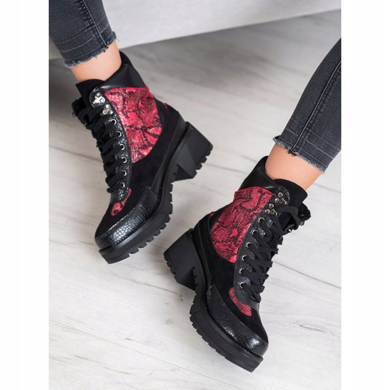 Groto Gogo Rock radnici na polu crna crvena 1