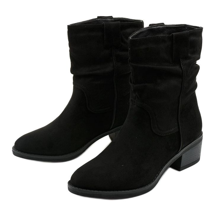 Crne kaubojske čizme Fyrelnet izolirane antilopom crna 2