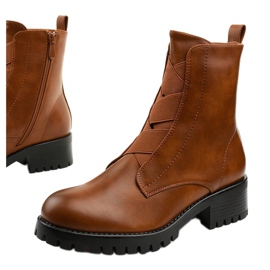 Smeđe čizme na stupu izoliranog Chanhetta smeđa 1