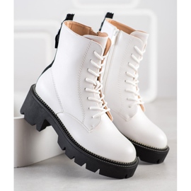 Seastar Bijeli hvatači na platformi bijela crno 2