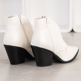 Queen Vivi Kratke kaubojke u špicu bijela 1