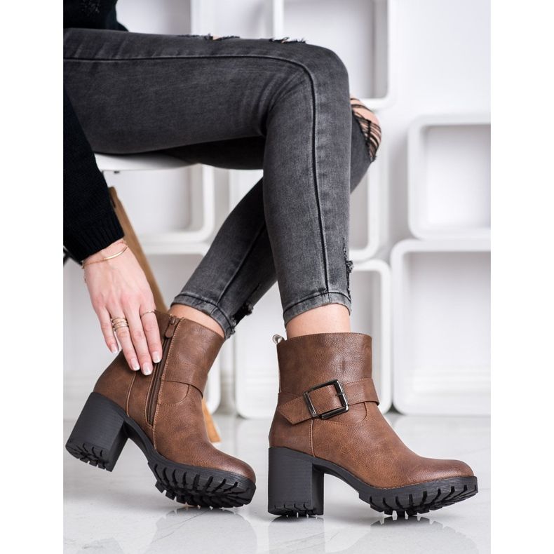 SDS Elegantni radnici na šanku smeđa 1