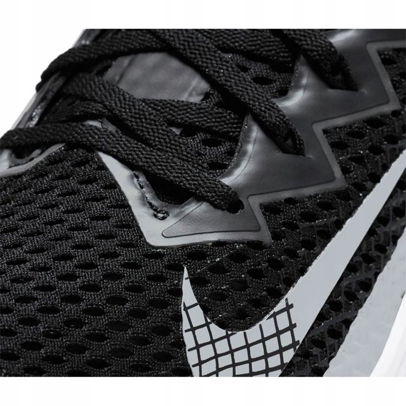 Nike Metcon 6 FlyEase M DB3790-010 patika za trening crna 2