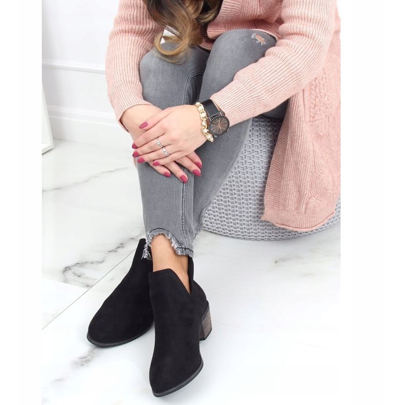 Crne čizme s izrezanim crnim CM-8M4-1 Crna crno 1