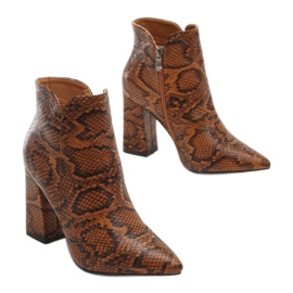 Vices Poroci 1581-68-deva smeđa 1