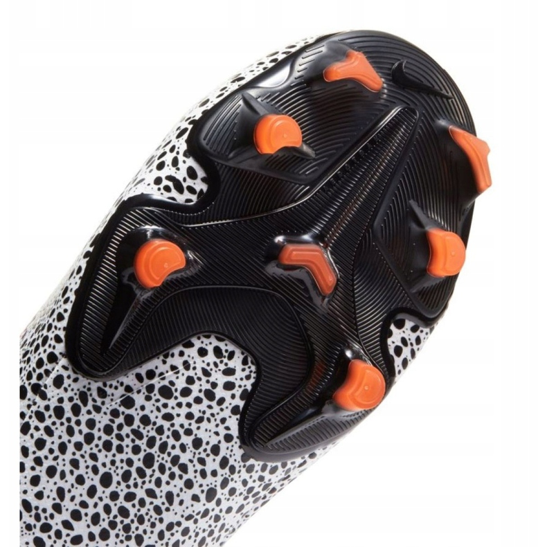 Nike nogometne cipele Mercurial Superfly 7 Academy CR7 FG / MG Jr CV3182-180 bijela 3