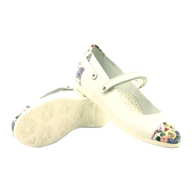 Djevojke kožne balerine s bijelim cvjetovima Bartek bijela 3