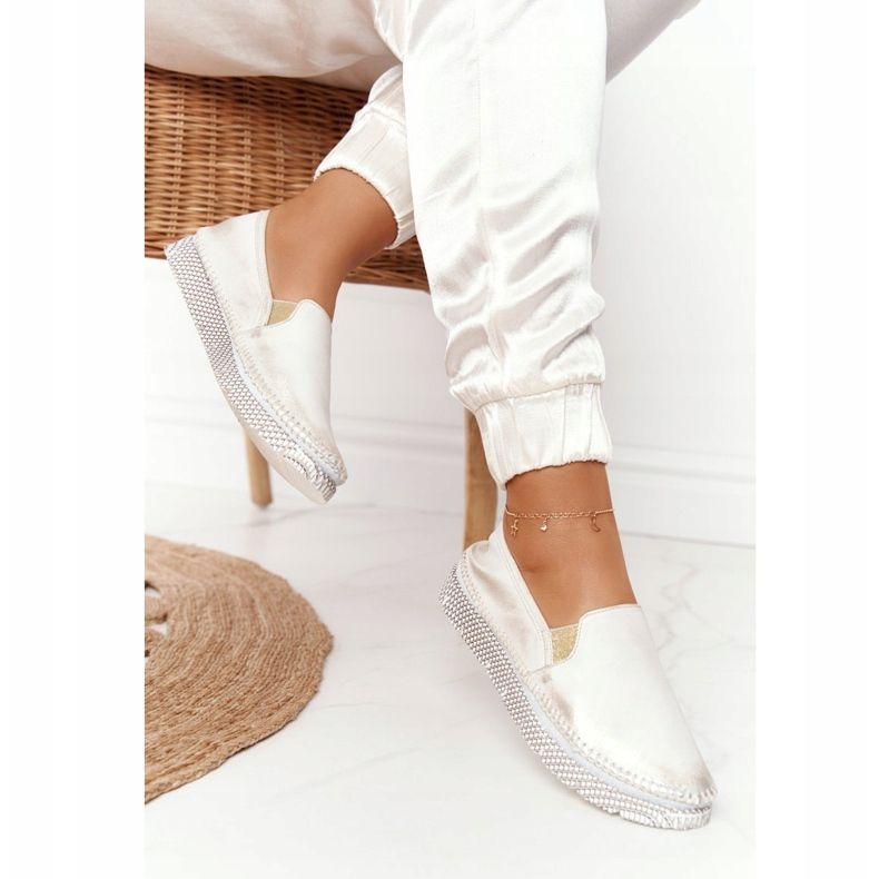 Ženske hlače Maciejka Kožne navlake zlatne 03512-25 zlatna 1