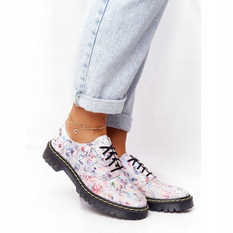 Ženske kožne cipele Oxfords Maciejka s cvijećem 04087-38 bijela 1