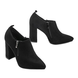 Crne gležnjače od antilopa na Carl stupu crna 1