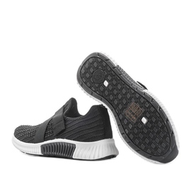 Crne Akira klizne sportske cipele crno 1