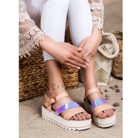 Weide Sandale na platformi s Holo efektom bež 2