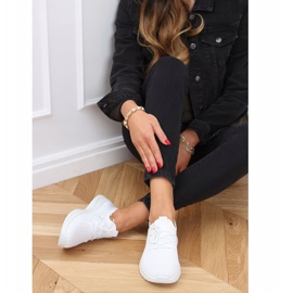 Bijele sportske cipele s bijelim čarapama BL1817-SP bijela 2