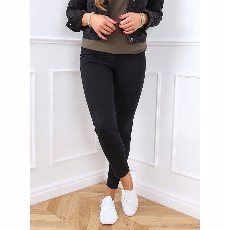 Bijele sportske cipele s bijelim čarapama BL1817-SP bijela 1