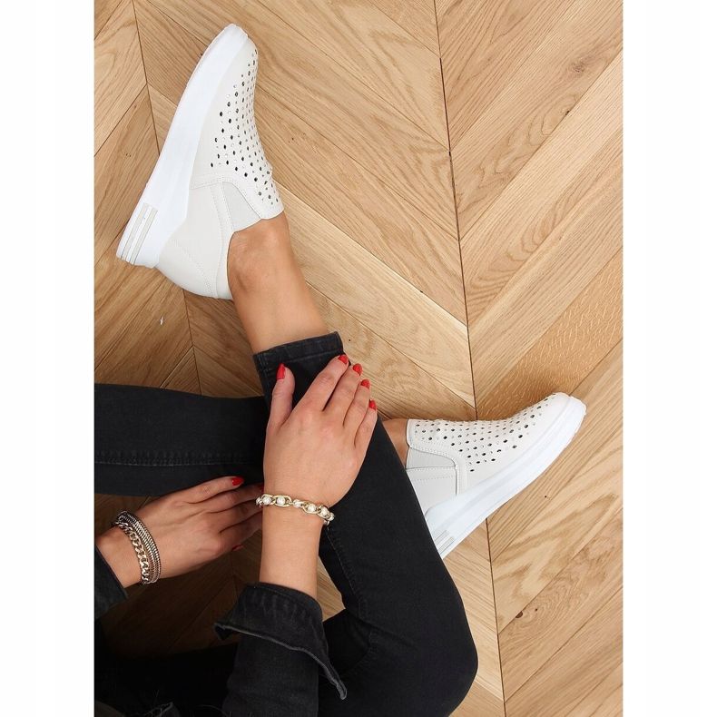 Tenisice se navlače na bež klin HY-251 Bež 1