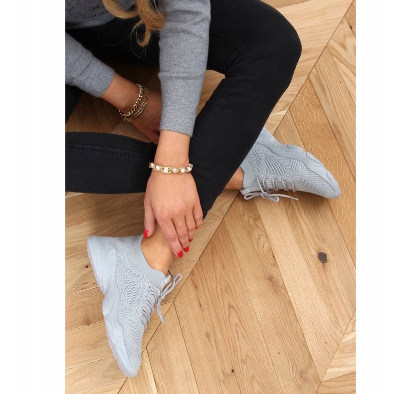 Sive sportske cipele FF-10 sive čarape siva 1