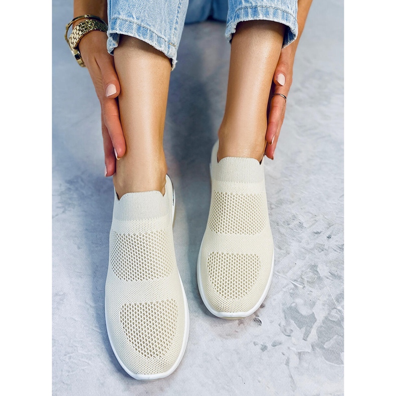 Sportske čarape u bež boji G-362 Bež cipele 1