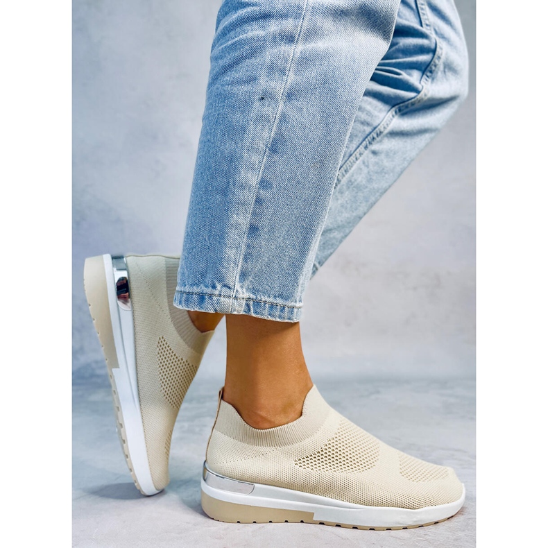 Sportske čarape u bež boji G-362 Bež cipele 2