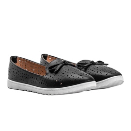 Crne mokasine s Madalyne ažurnim ukrasom crna 1