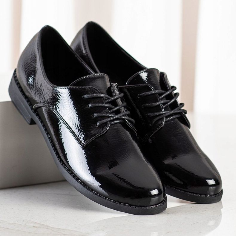 SHELOVET Klasične cipele na vezanje crna 1