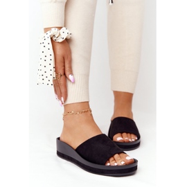 Crne papuče na klin Vinceza 21-17113 crno 2