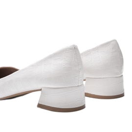 Bijele crpke na cigli u uzorku Hallieine zmijske kože bijela 1