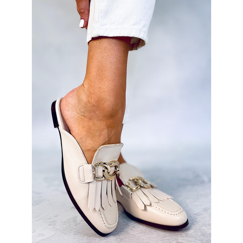 T501 Bež mokasin bež papuče s lancem 1