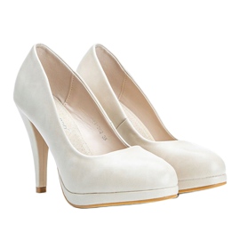 Bež pumpe od eko kože na platformi Liana 1