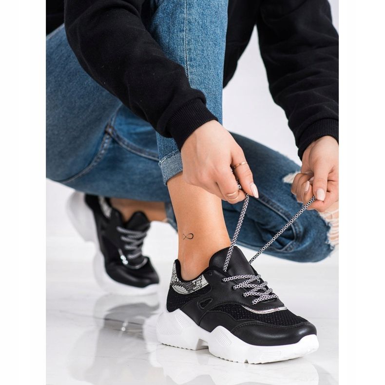 SHELOVET Crne zmijske tenisice s printom crna 2